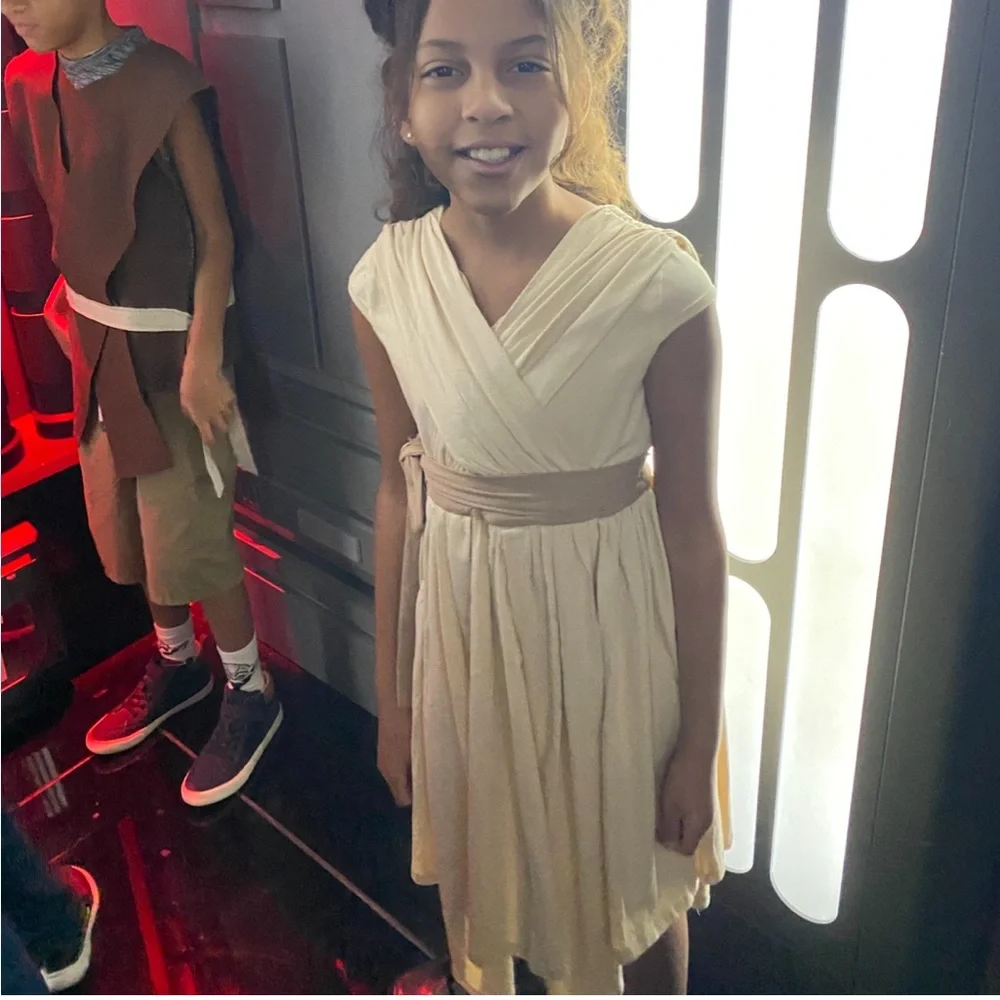 Disney Jedi theme outfits. Girls size 12, boys size 10 - Picture 4 of 7